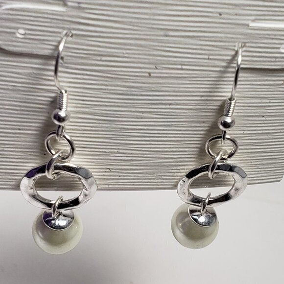 Women's Stylish Polished Silver tone Hoop & bead Design  drop dangle Earrings - Picture 1 of 8